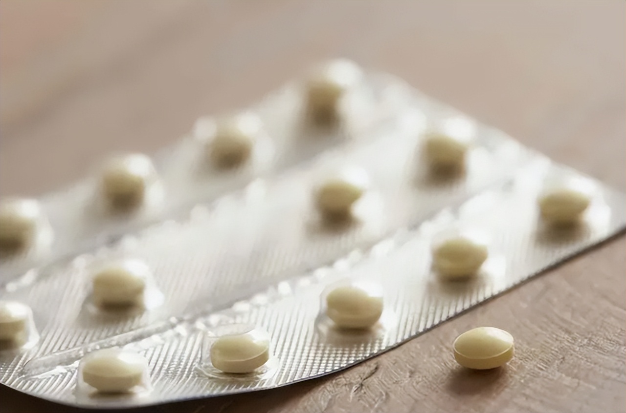 40岁吃叶酸片有什么作用,45岁以上女性吃叶酸会怎样