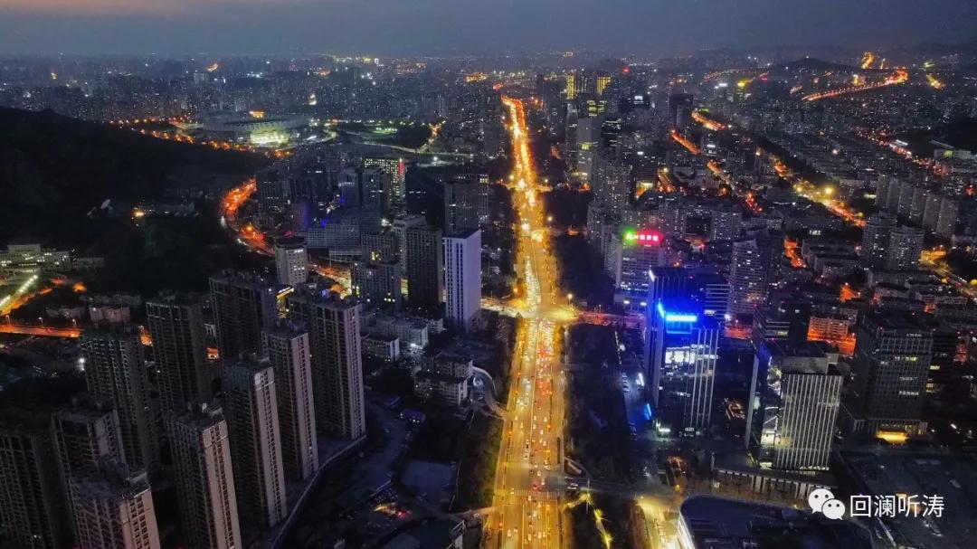 攥指成拳才能荣辱与共,握指成拳聚合力下一句