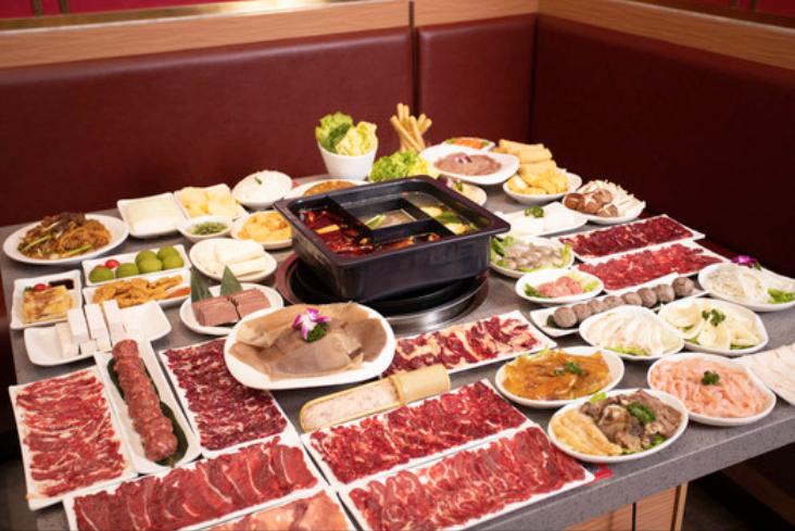 他十六岁捡破烂，一年赚了一个亿，又在二十七岁改行卖酒