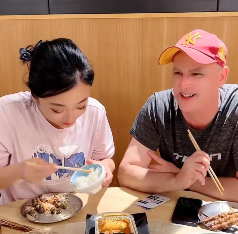 我，北京大妞，二胎宝妈，3年吸粉600万，带洋老公回国当主播