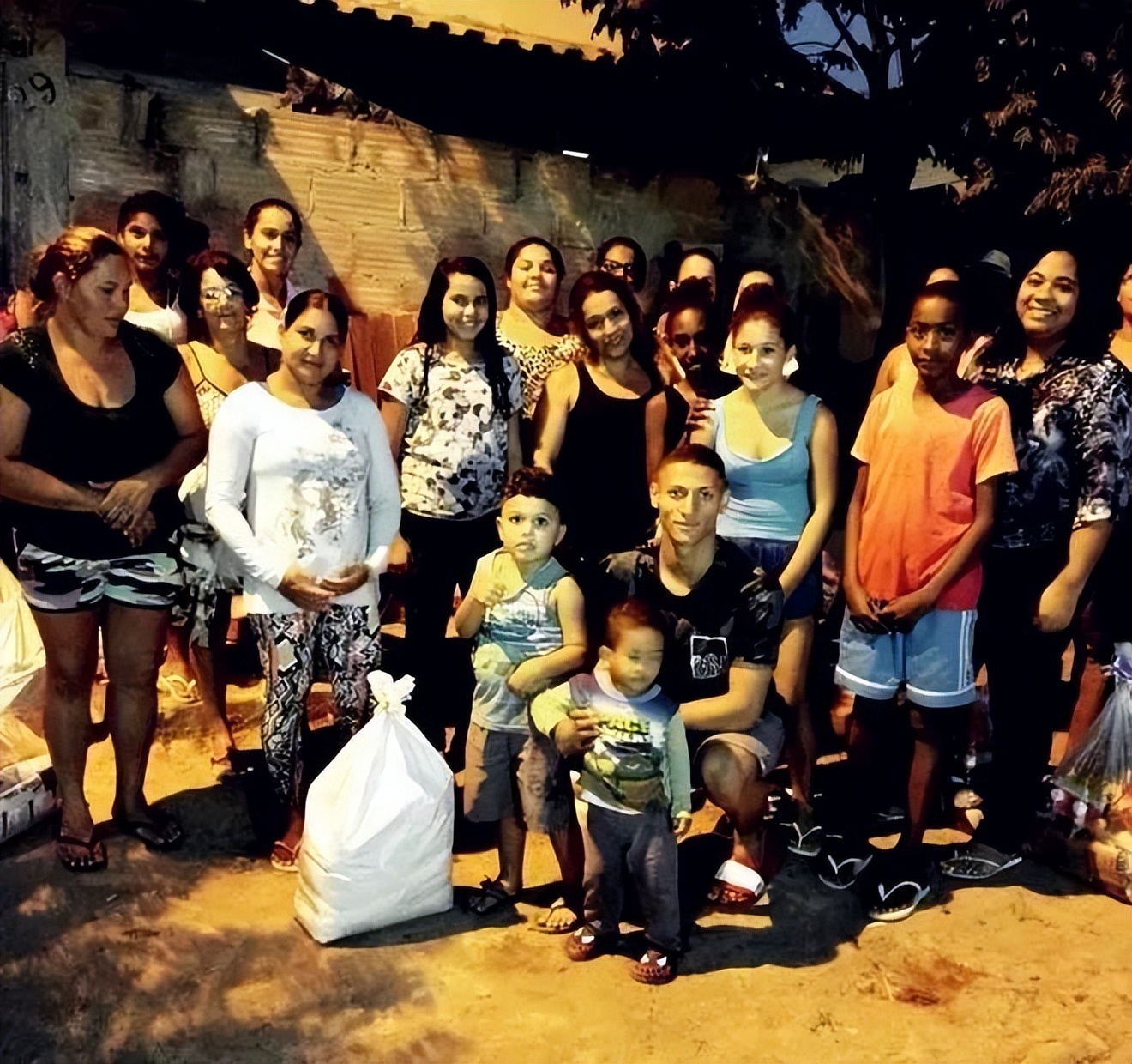 老将c罗重回曼联,c罗老替补