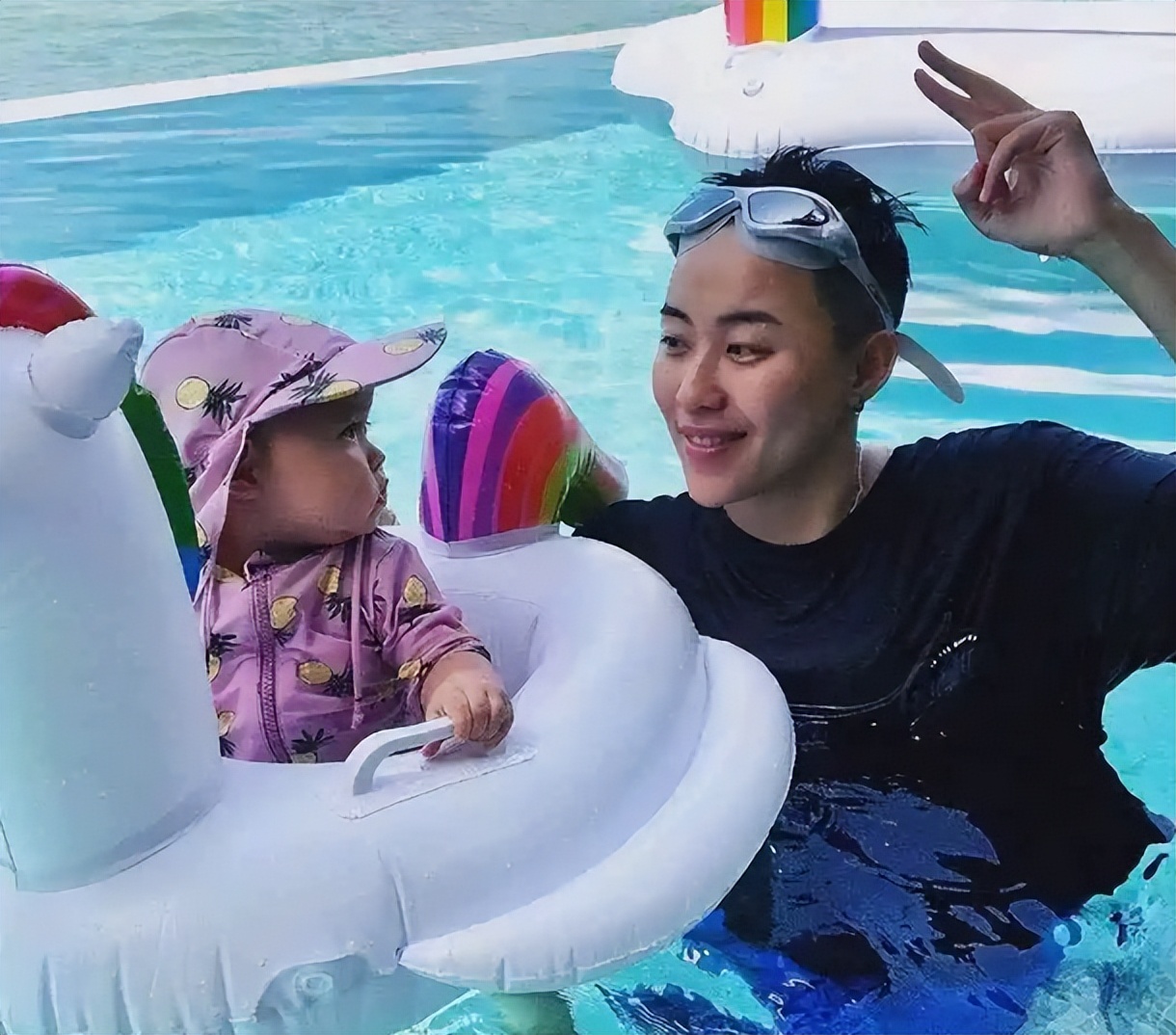 化妆品女ceo赴美生五国混血,赴美生下5国混血女儿