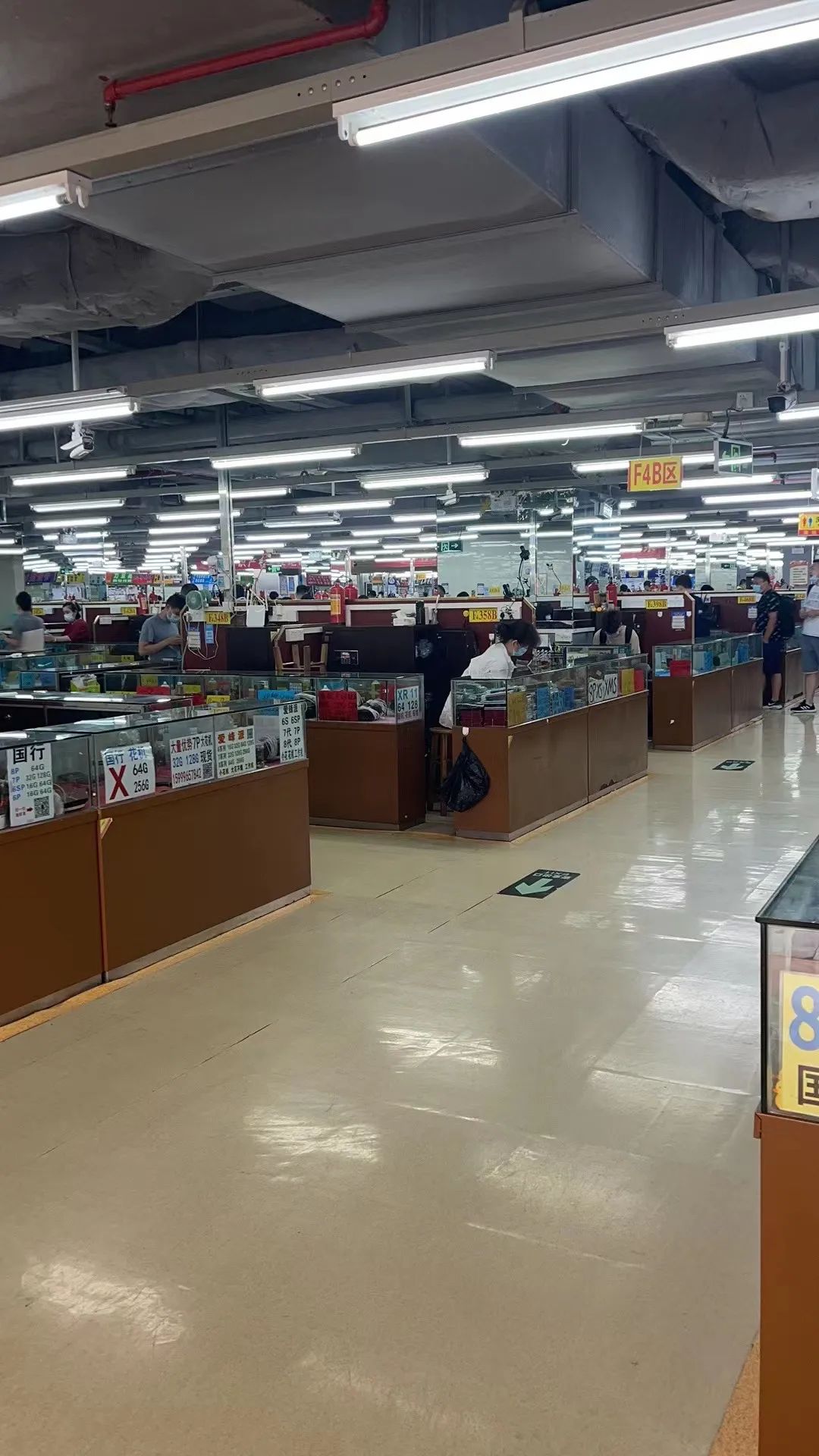 华强北海量二手手机,华强北一堆堆的手机