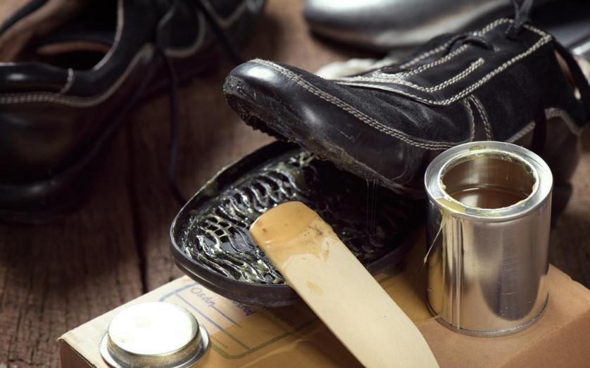 鞋子开胶了502胶水怎样粘才牢固,鞋开胶了用502胶水怎么粘的好看