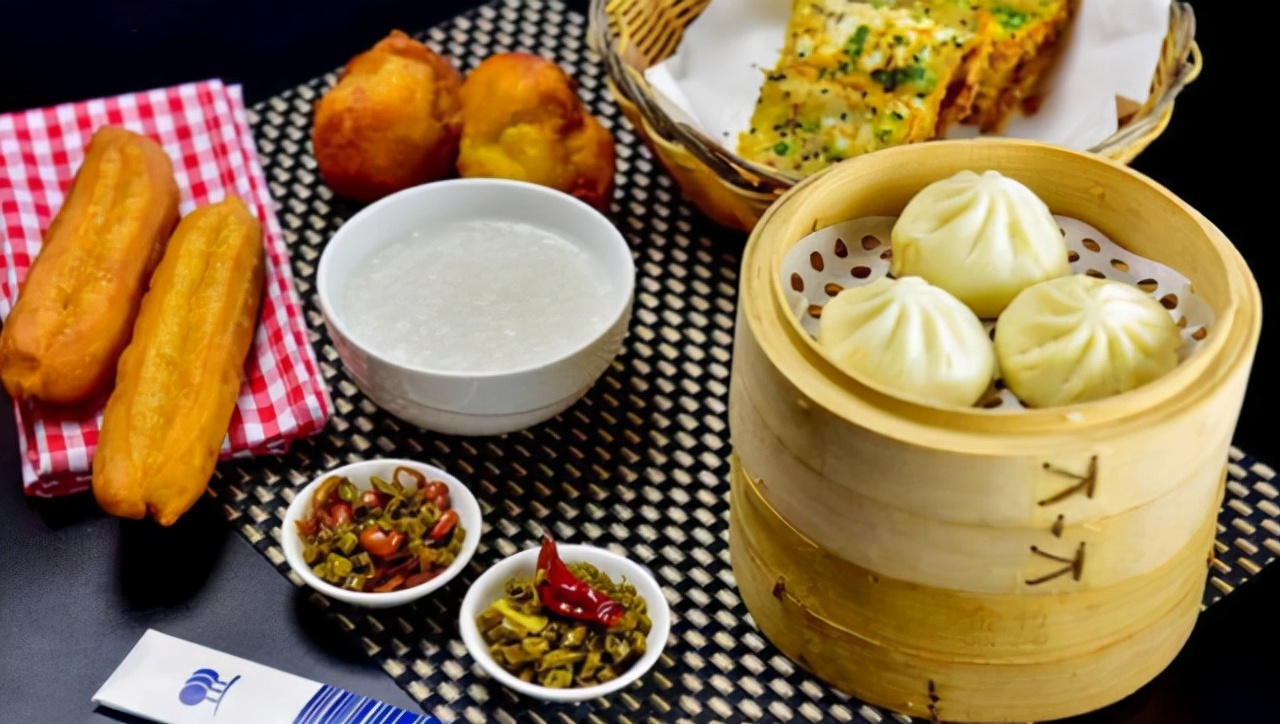 吃饭吃得少能活多久,吃得少老得慢