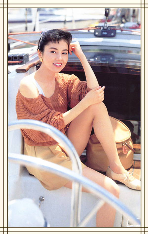 颜值巅峰山口百惠,和山口百惠齐名的女性