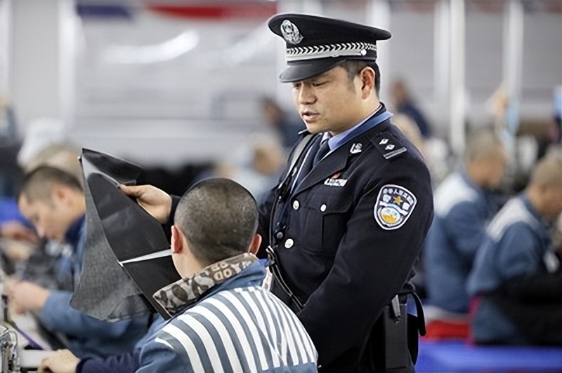 服刑期间户口注销吗,服刑期间户口怎么处理