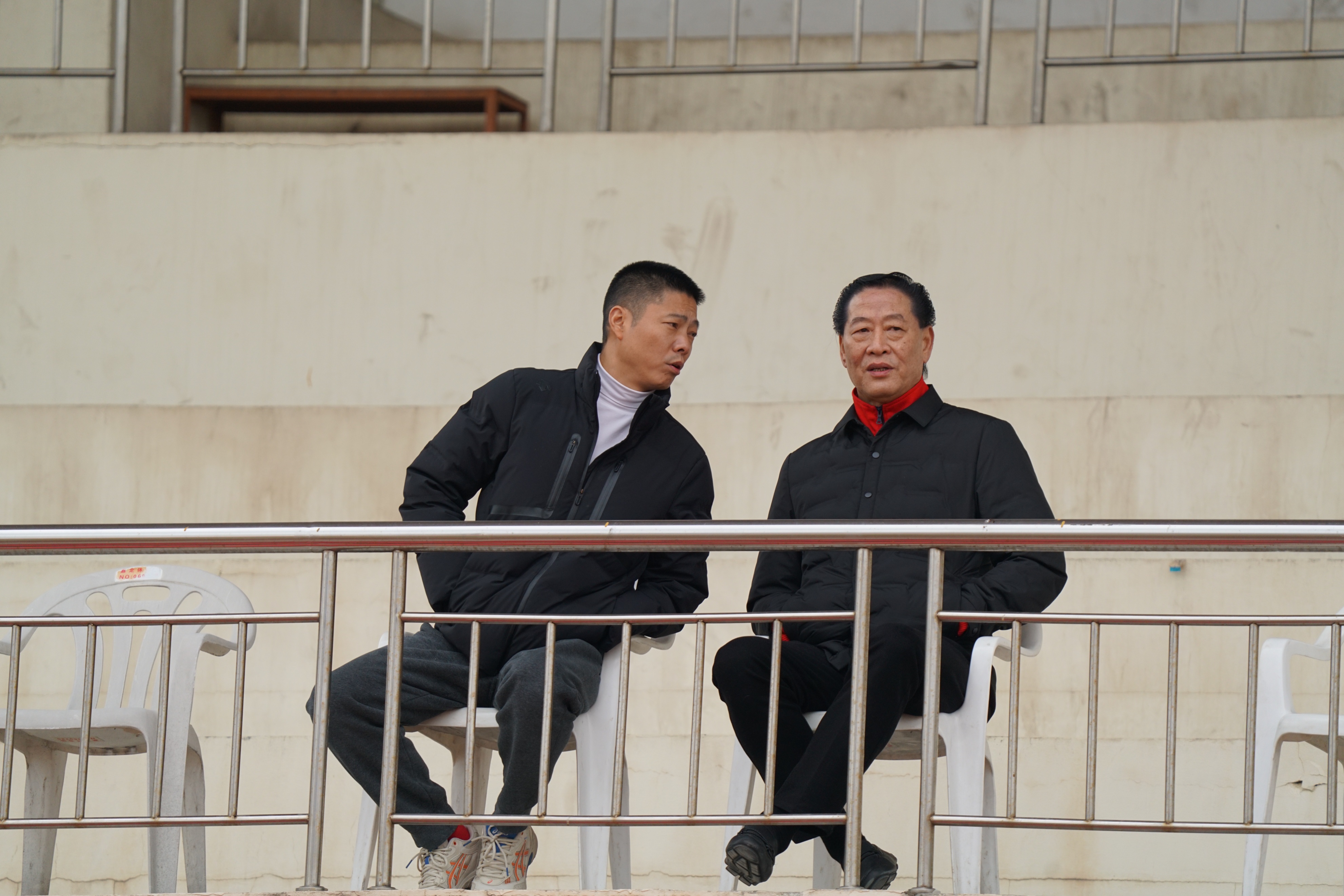 市足协主席柳海光一行来嘉定考察调研并观看嘉定汇龙热身赛