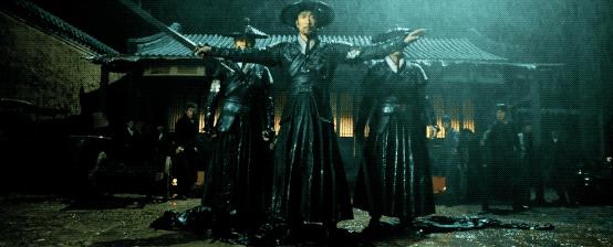 87岁开山鼻祖去世！那个拿命搏的港片时代，捧出的都是巨星