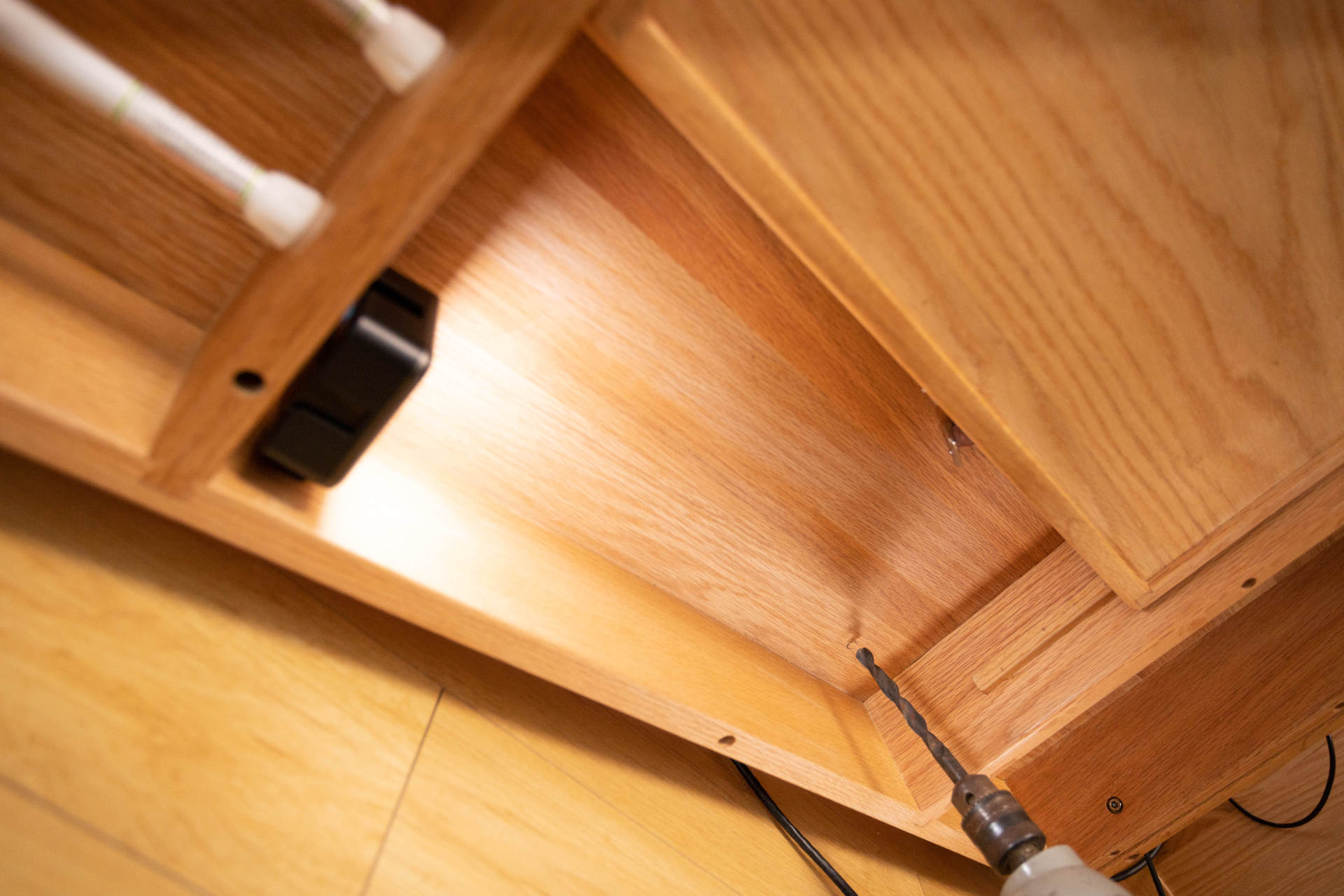 23.8英寸显示器桌面效果,桌面1.3米扩展显示器