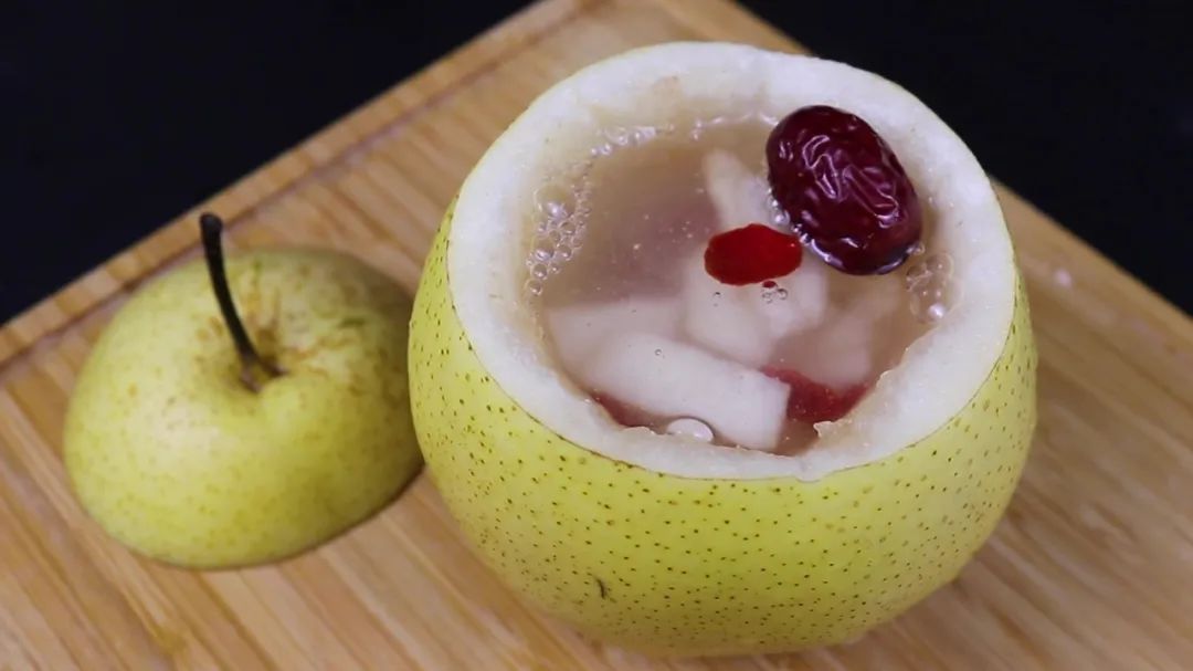 治喉咙咳嗽煮什么吃,什么水果蒸着吃了治咳嗽