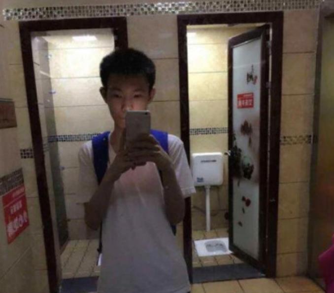 张嘉文二塔脏兵出萃取视频,张嘉文出萃取队友挂机