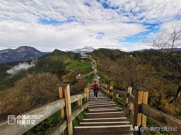 成都周边最高的观景山,日出成都雪山