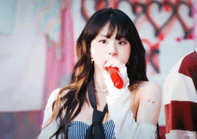 从人气垫底到拥有百万直拍的鬼马爱豆！她怎么变美的？