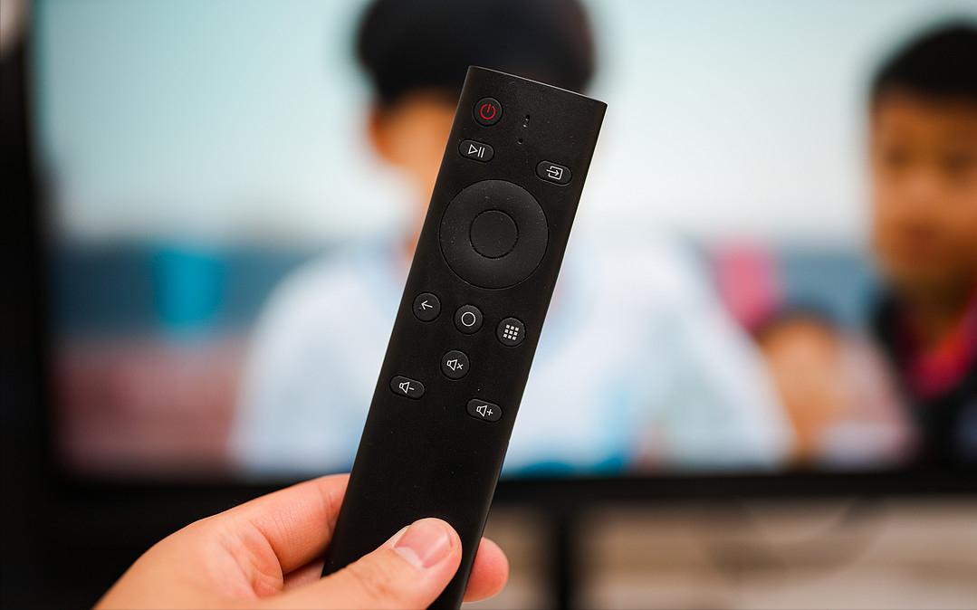 不仅是显示器，而且还是智慧屏！28寸4K元创师H28显示器使用体验