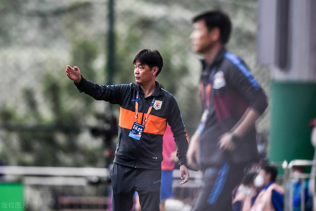 李霄鹏就任国足新主帅,李霄鹏对国足的四点要求