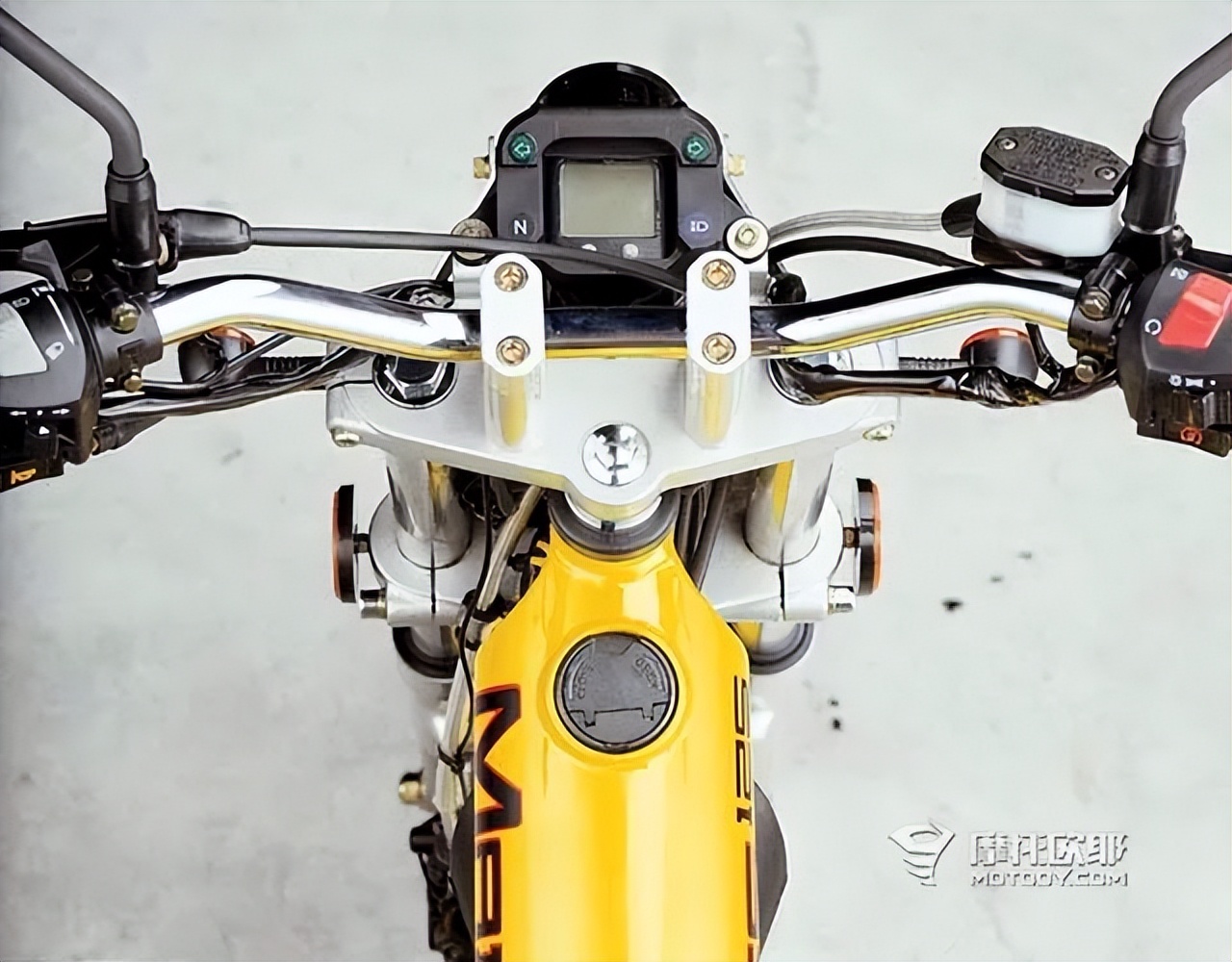 看透刀郎摩托，听完罗刹海市看完那谁评论区，再来聊聊这款迷你车