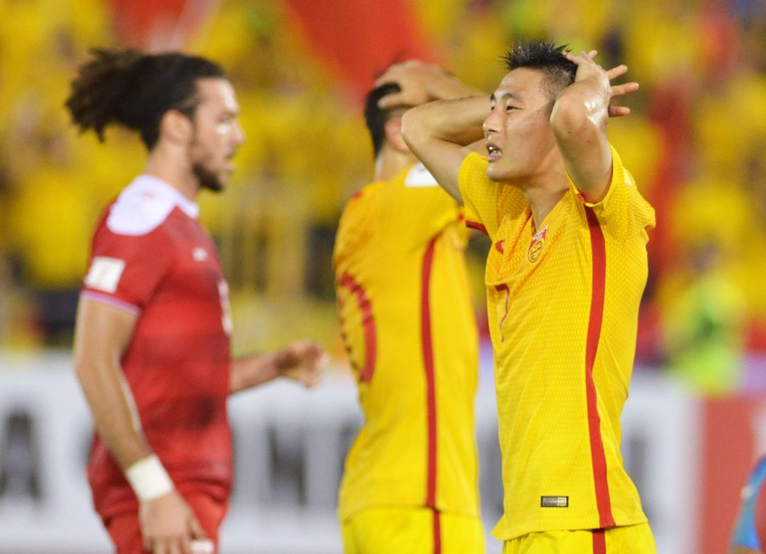 国足12强赛10场全部失球,17年国足击败韩国震撼场面