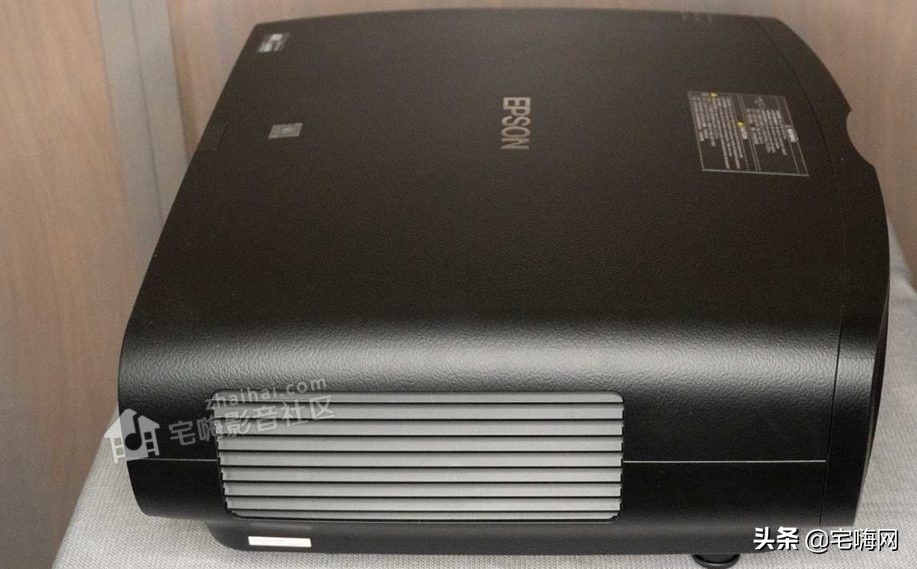 爱普生最新s1100w激光投影机,爱普生最新款4k激光投影机