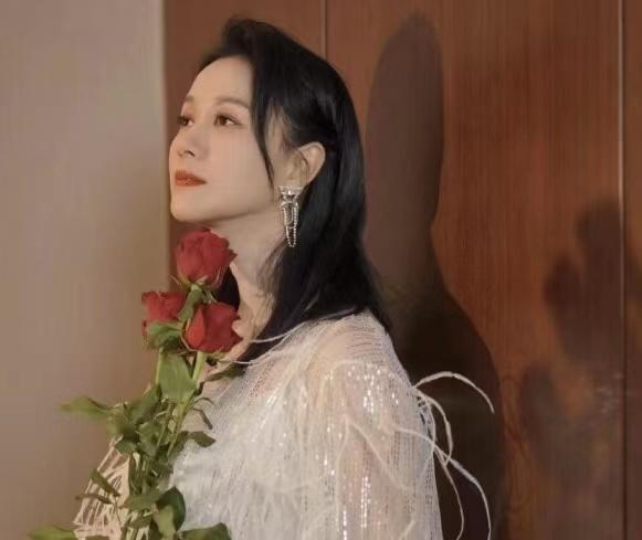 倪虹洁44岁状态,43岁倪虹洁素颜状态