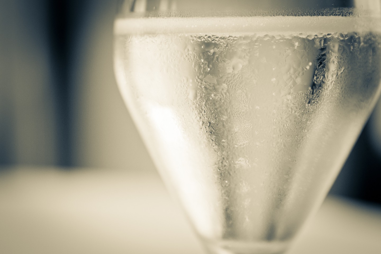 葡萄酒低温轻度浸提工艺,生产技术和设备对葡萄酒的影响