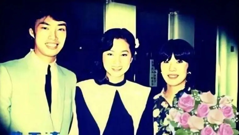 黄安接受采访谈费玉清,黄安辟谣费玉清病危传闻