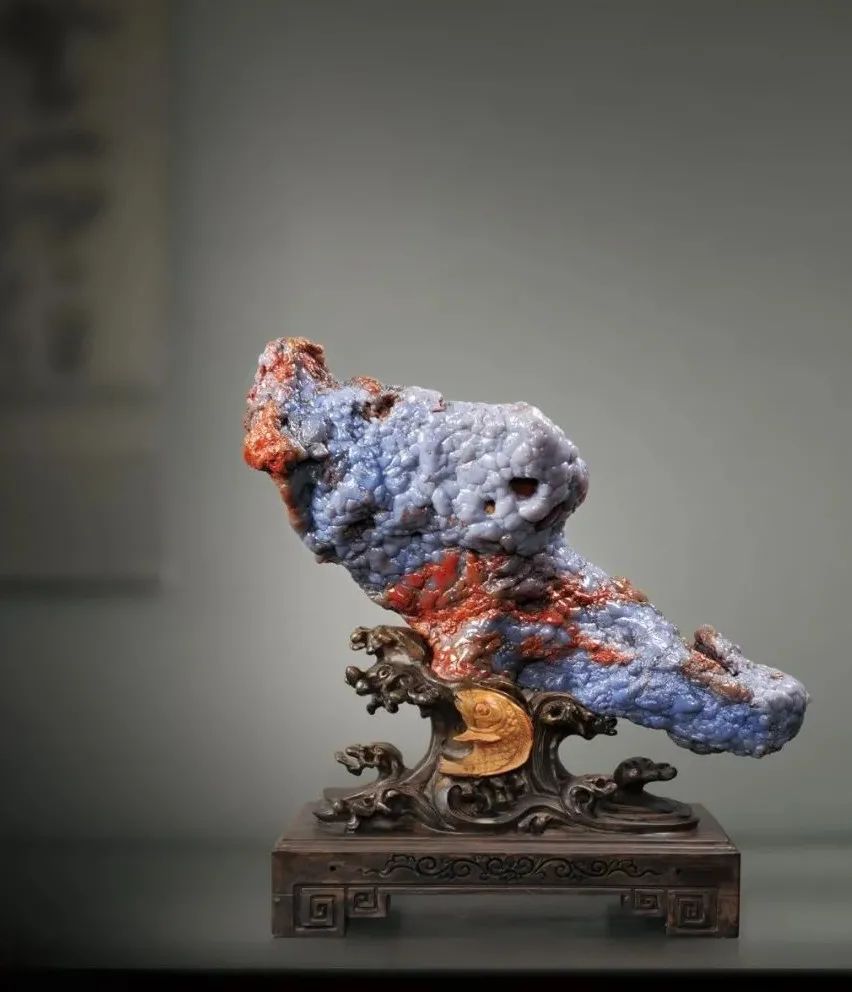 爱好者痴迷奇石,对奇石痴迷的人