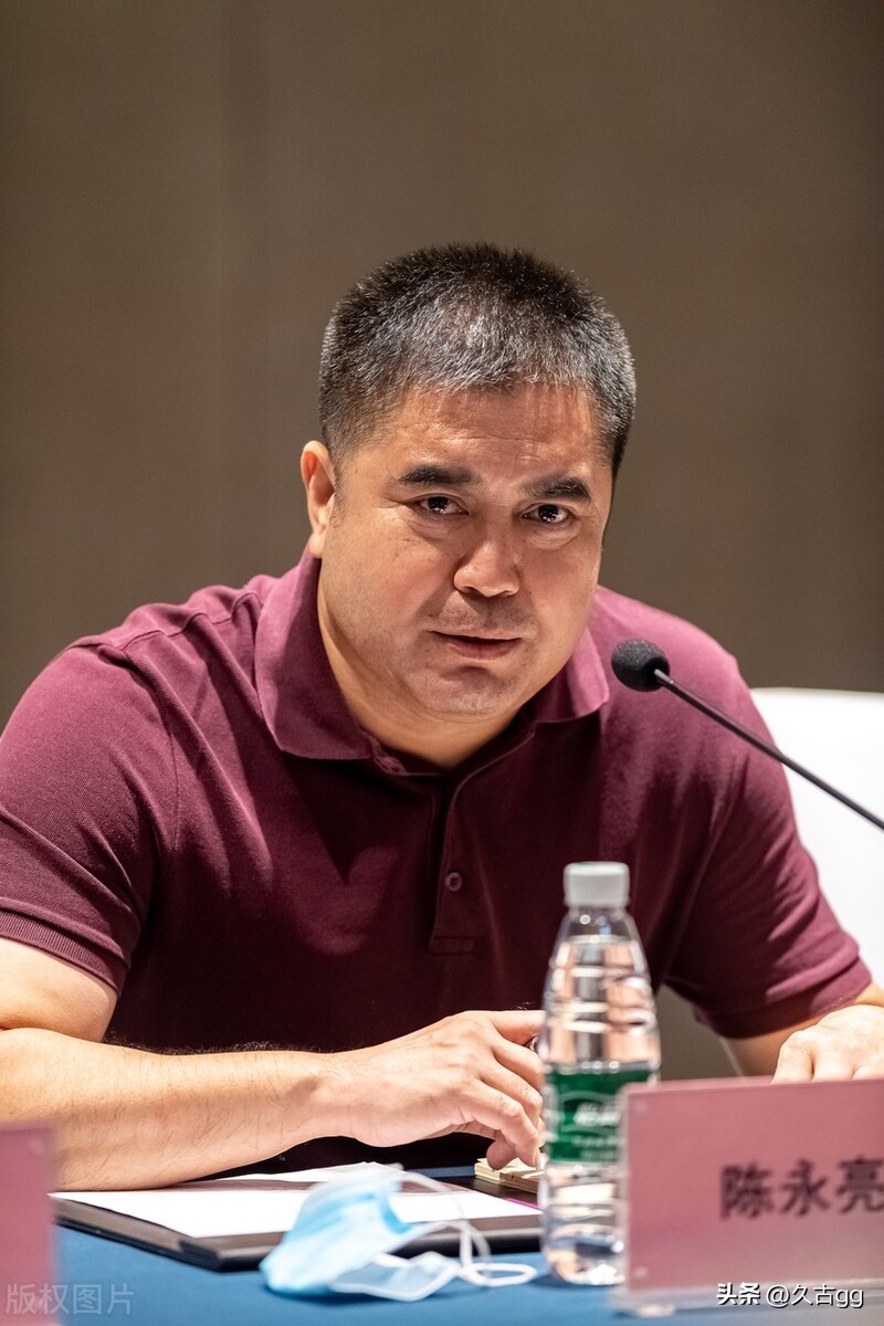 送上门？李铁被查后陈戌源自曝细节意欲撇清关系，却露出“马脚”