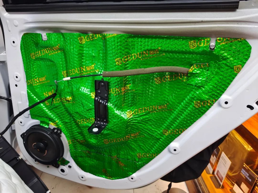 深圳荣威i5汽车音响改装,昆明车载音响改装荣威i5