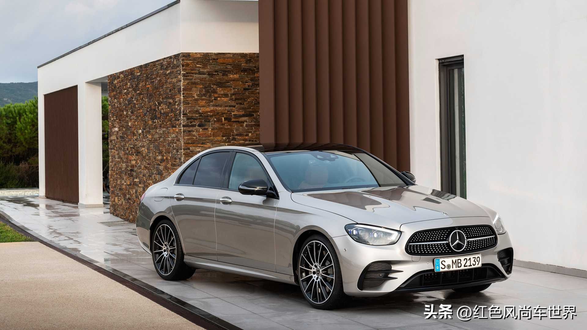 2024款奔驰e中控屏幕app,奔驰2024款全新e级国内售价