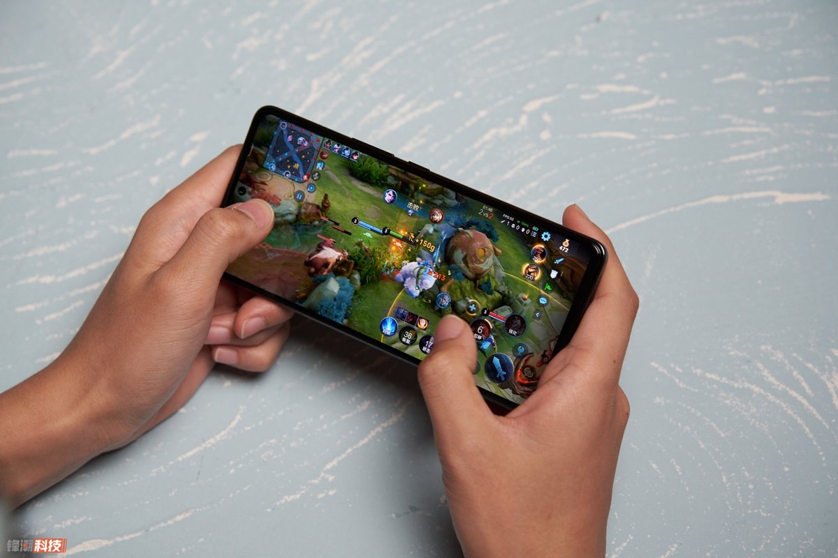 真我neo2和iqooneo5哪个好,iqoo5和iqooneo5哪个强