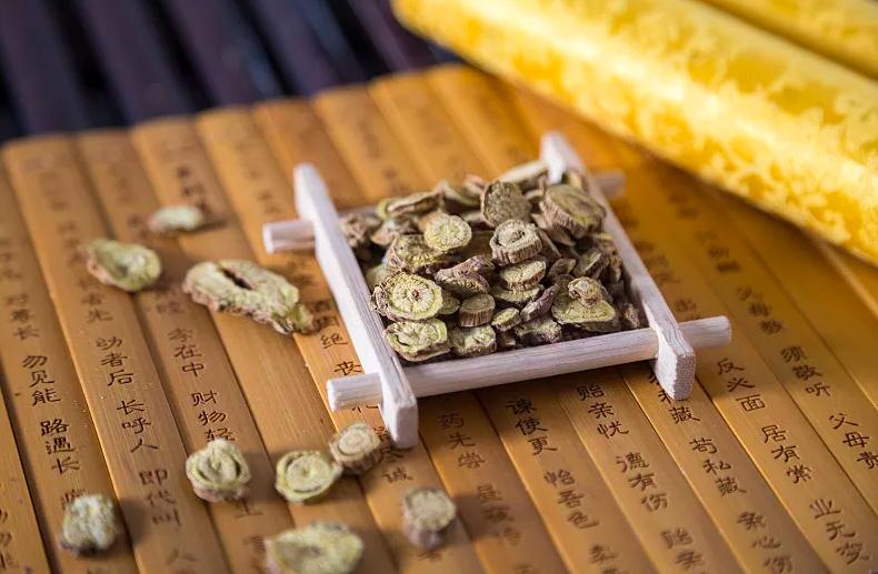 脾虚会引起口臭口苦消化不良吗,肝胆湿热口苦口臭金银花能泡水喝