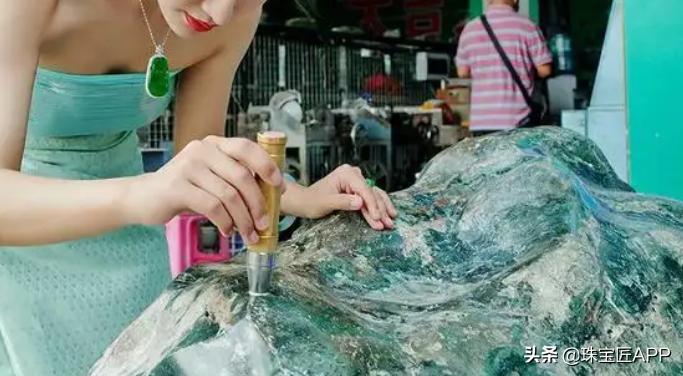 翡翠赌石十大不靠谱,翡翠赌石有造假吗