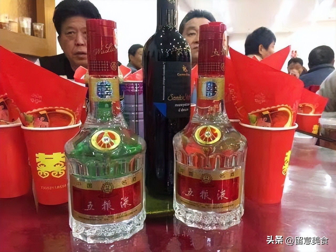 婚宴喝假酒五粮液,婚礼上五粮液被换成假酒