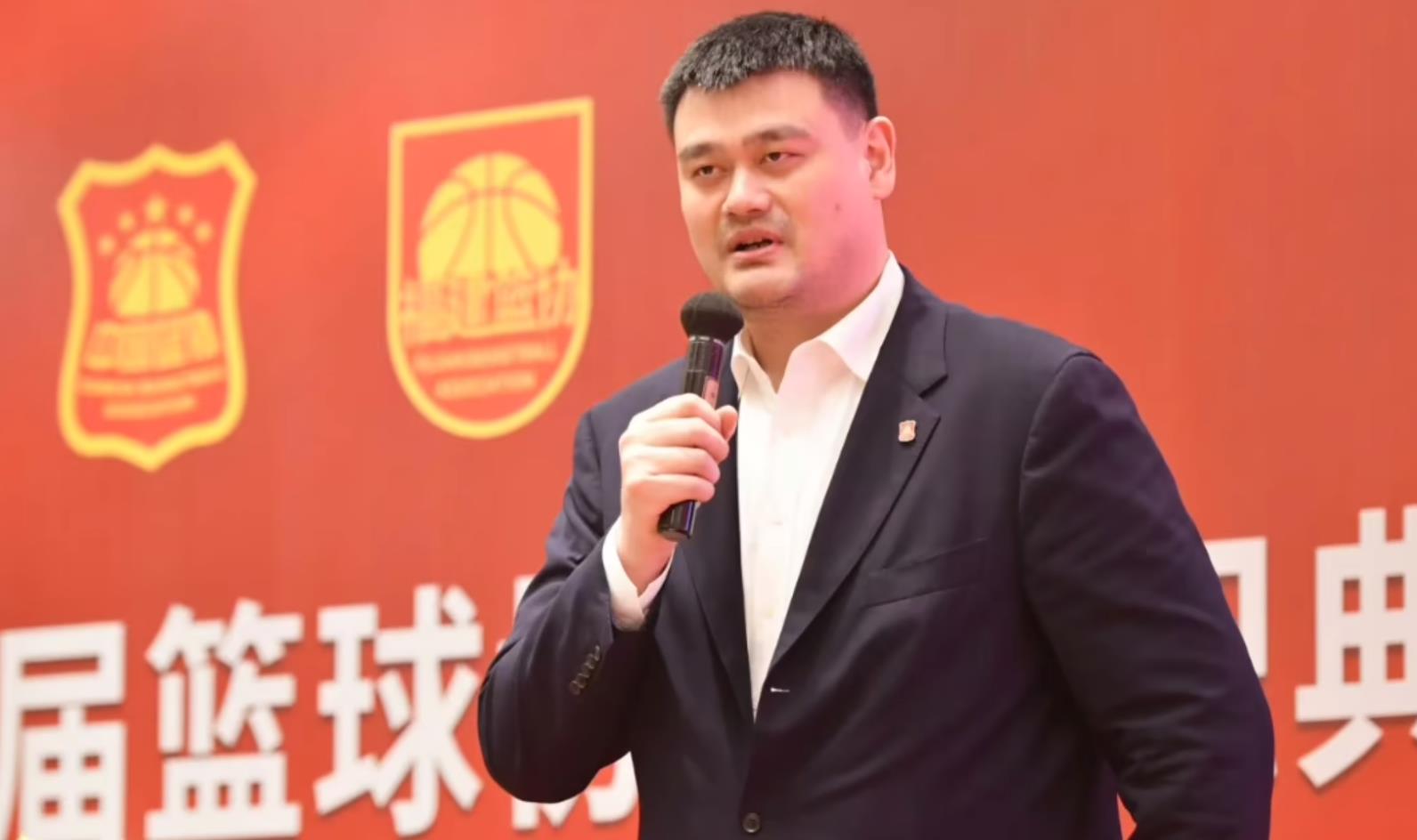 姚明，这些年你太难了！看43岁的你卸任CBA董事长，我长舒了口气