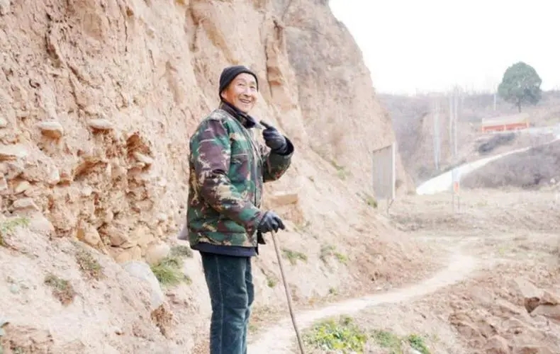 山西老农发现凤凰,山西老农发现2只凤凰精心养4年