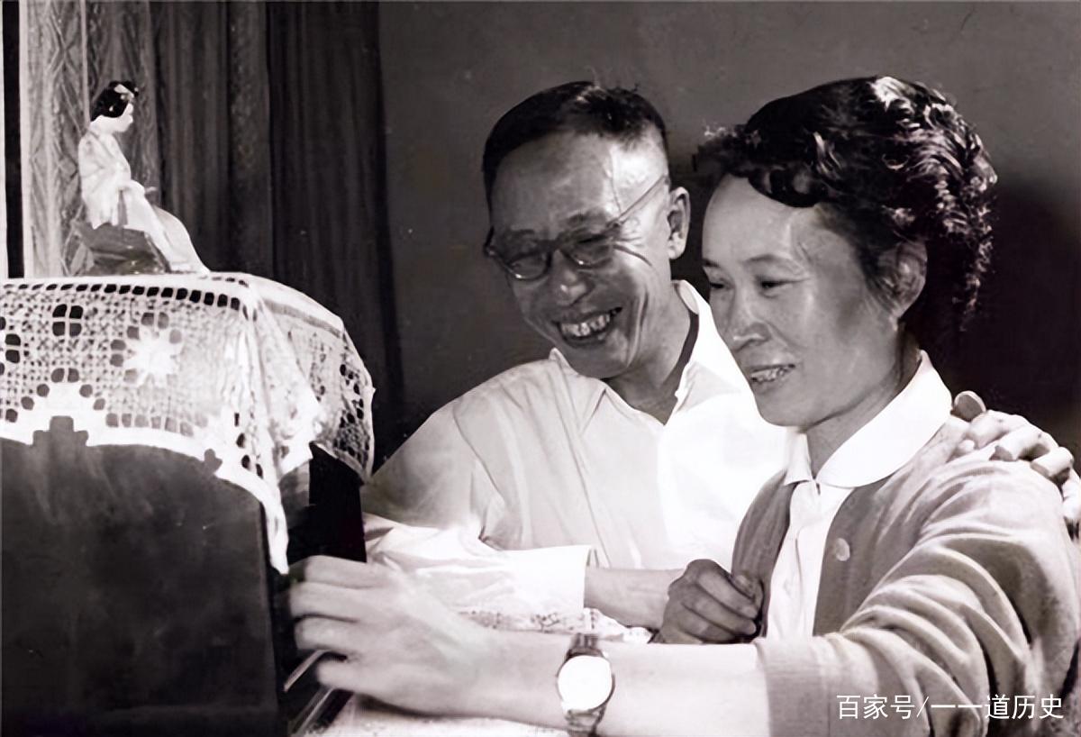 溥仪为啥尿毒症死了,末代皇帝溥仪的尿毒症症状