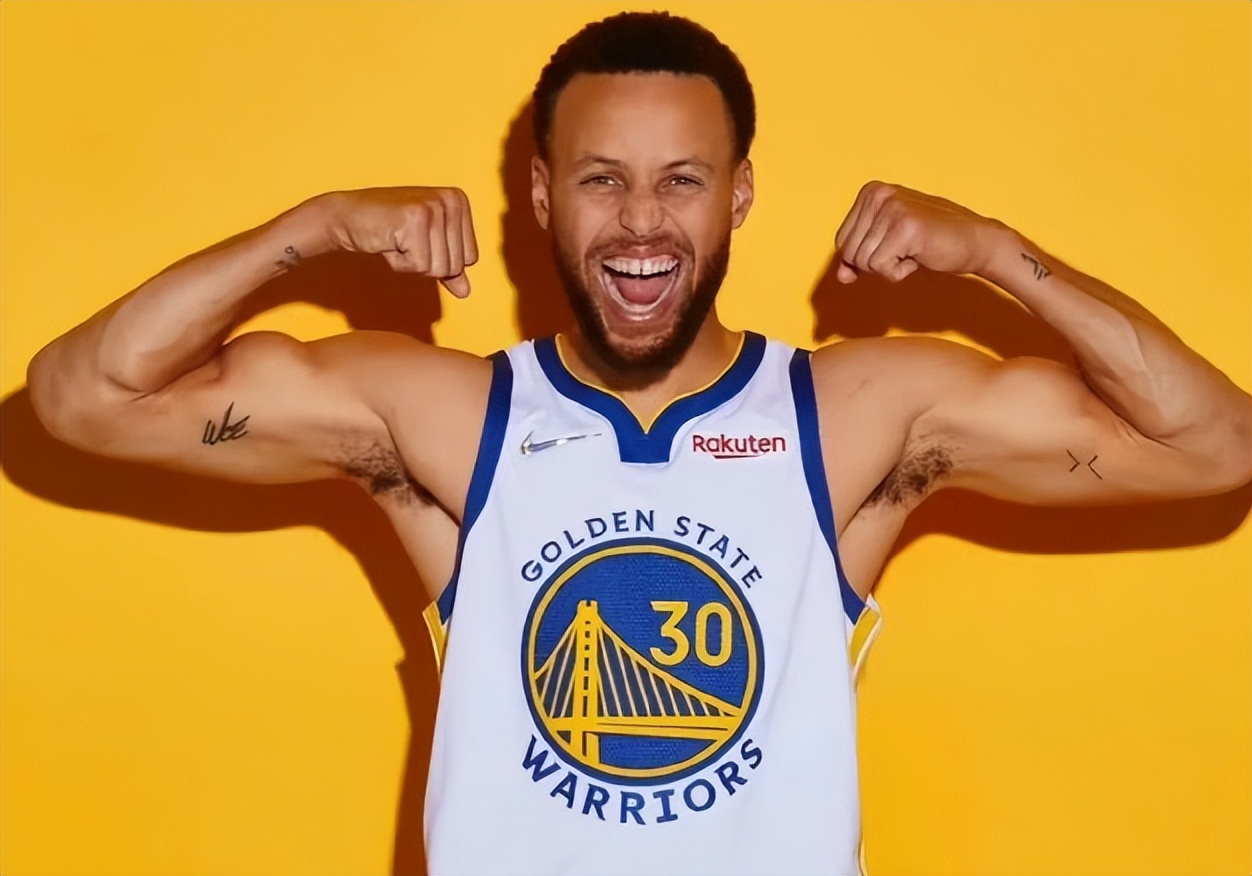 恭喜库里格林威金斯,库里发文祝贺詹姆斯20年夺冠