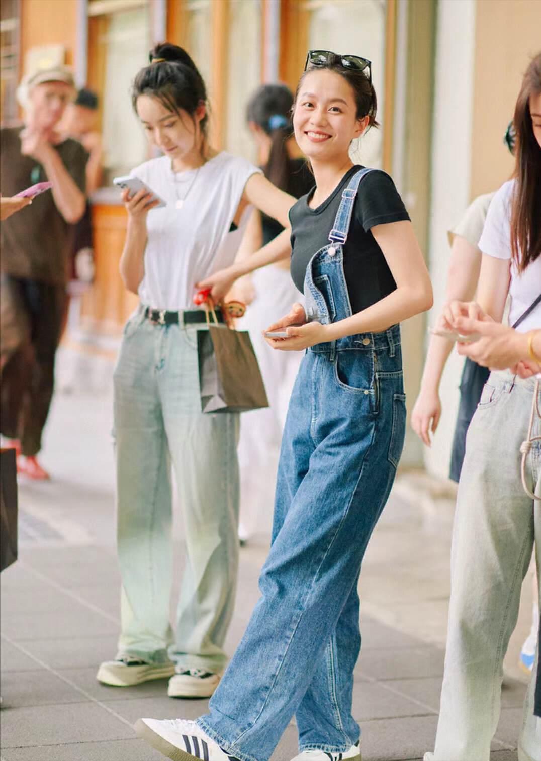 去了上海才知道有多繁华,上海街拍长裤长裙