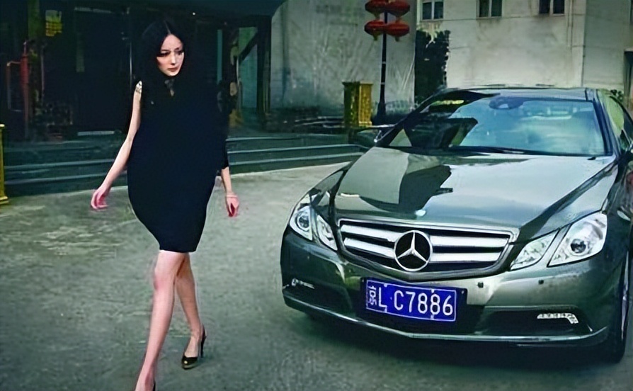 杨幂登上亿万富豪榜了吗,杨幂身价50亿完整版