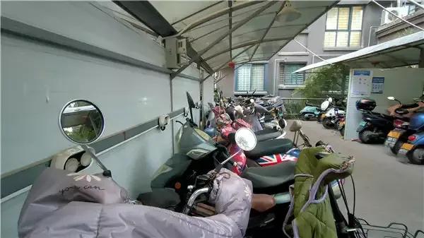 电动车加电门断电怎么回事,怎样修复电动车充满电掉一格