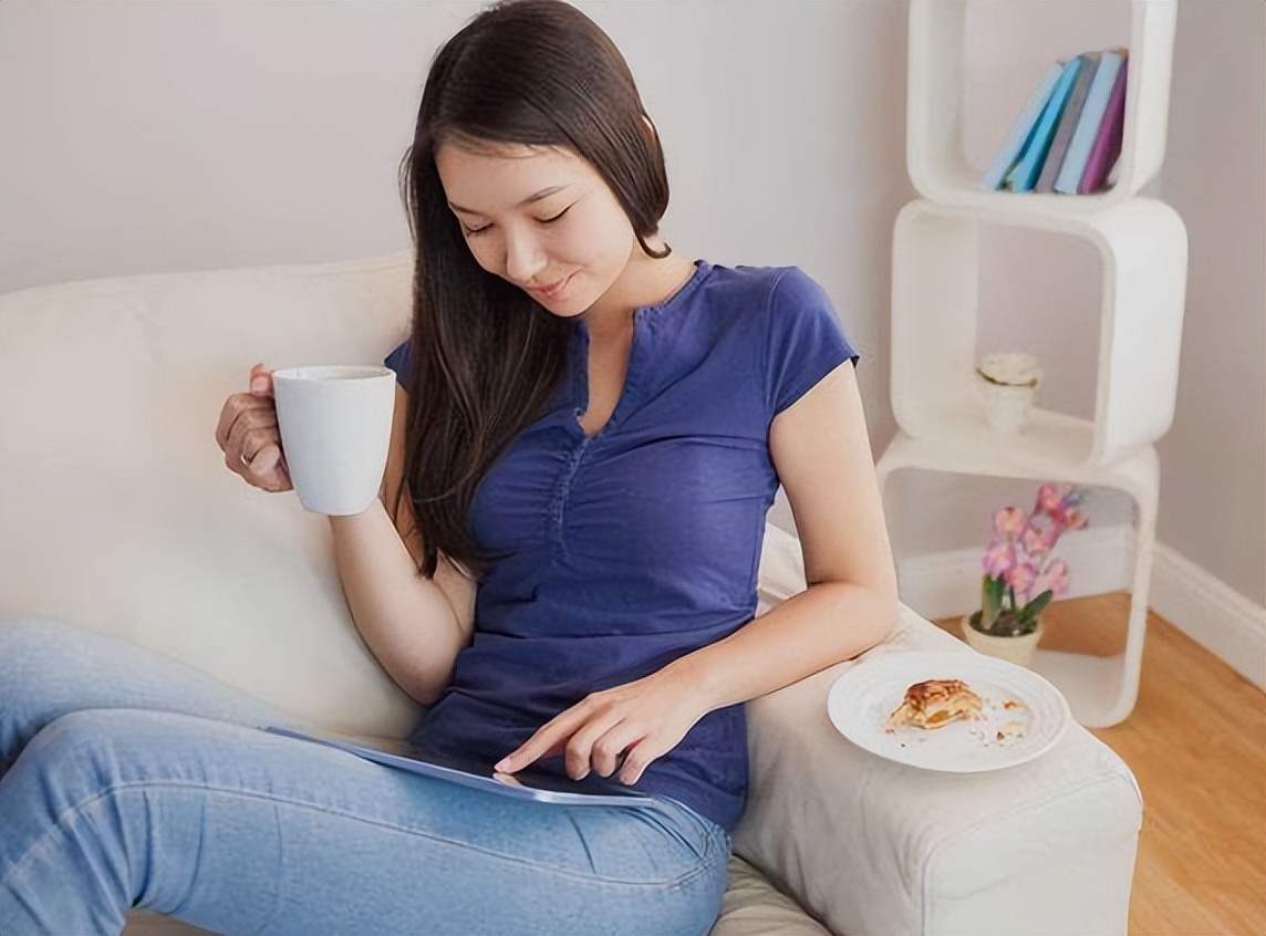 女性臀部两边凹陷代表什么,臀部两侧凹陷怎么能练圆润最有用