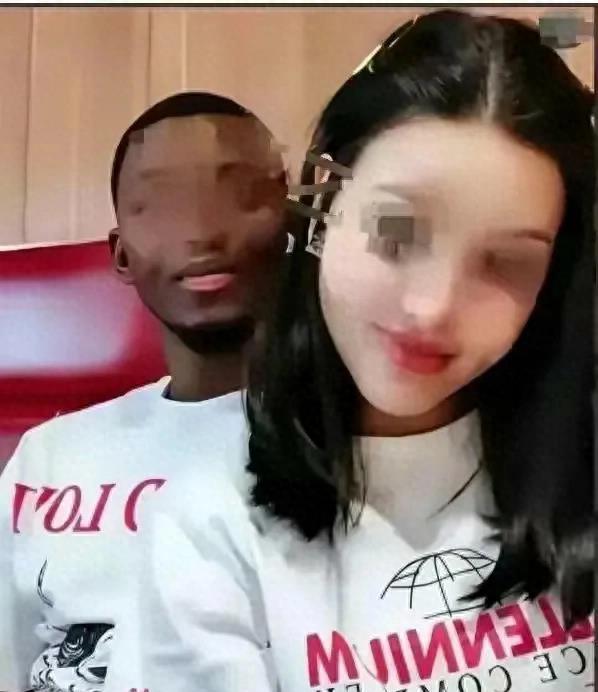 女教师欺骗黑人，说他不能再这么做了！淫秽视频曝光，外国崇拜！