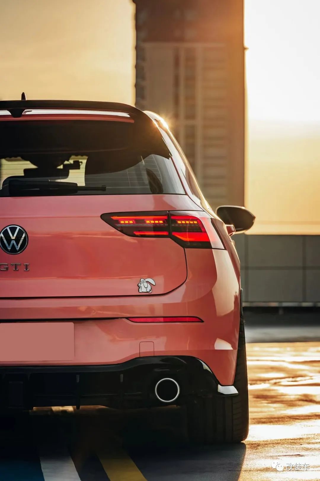 竞技走街范的大众8代高尔夫GTI，上午提车、下午改装