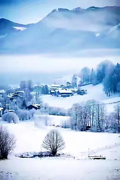 万里春咏雪原创诗词,咏雪的诗词5首