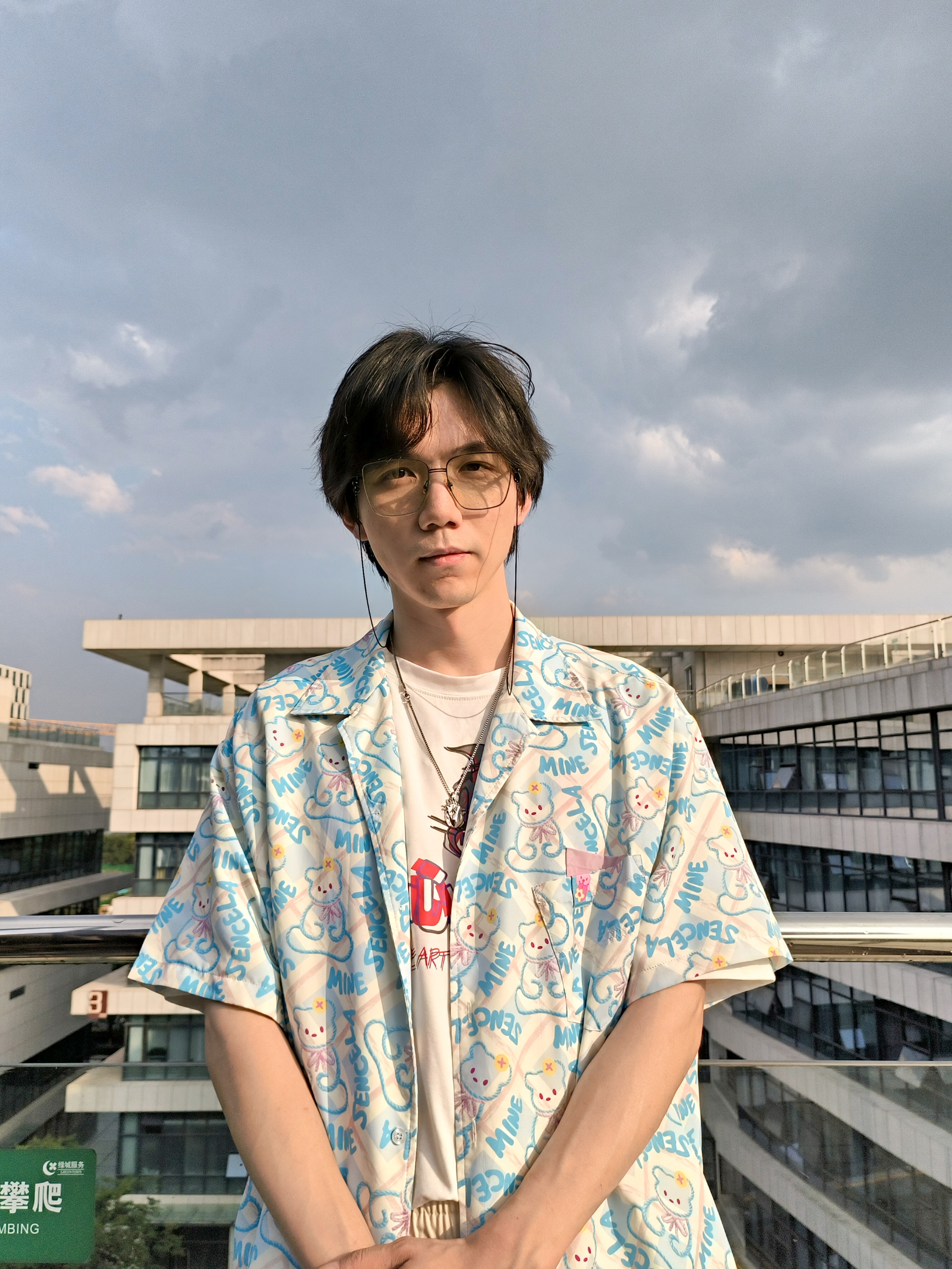 偶像派和实力派哪个更好看,荣耀70pro和平精英测评