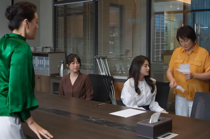 阔别内娱22年，一回归就成“妈圈顶流”，这位“挂历女神”有多牛