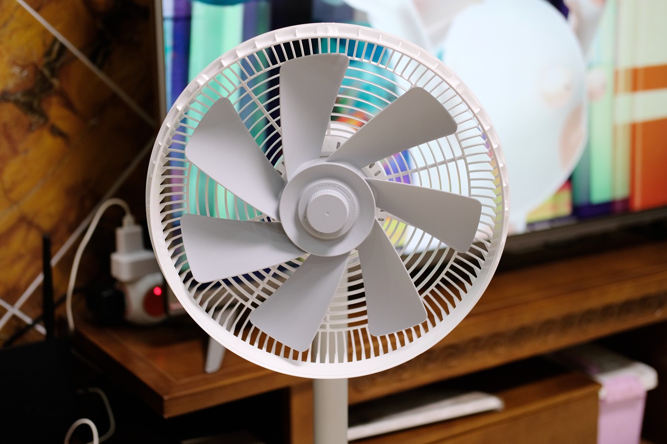 三叶风扇和五叶风扇哪个吹得远,三叶风扇和五叶风扇哪个送风远