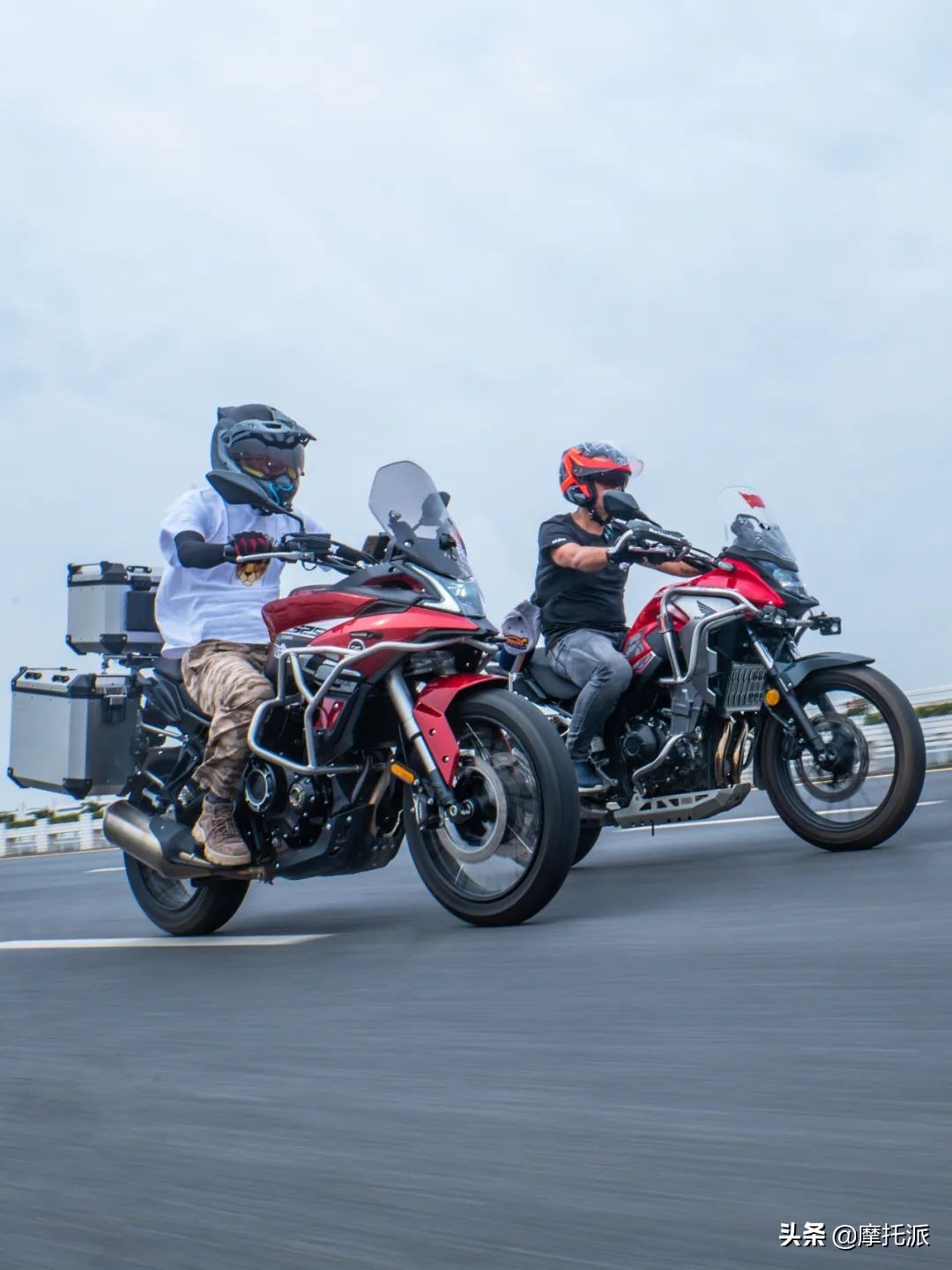 对比评测cb500x,ds525x对比本田cb400x