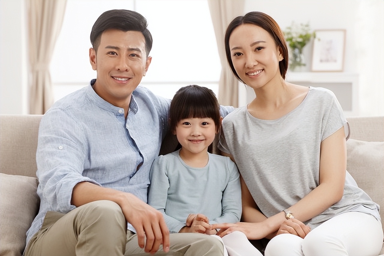 伤感：成功人士离世前妻儿不愿相陪，小三送走最后一程，人生无常